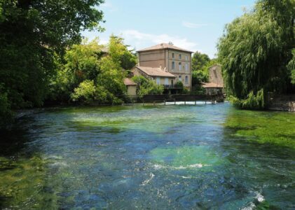 FONTAINE-DE-VAUCLUSE